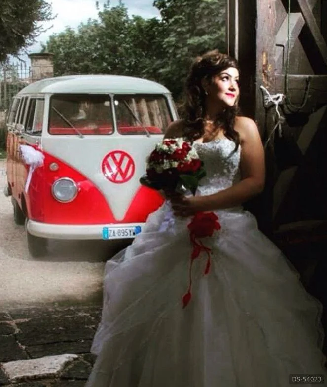 1962 Volkswagen T1 Samba in Roma 4