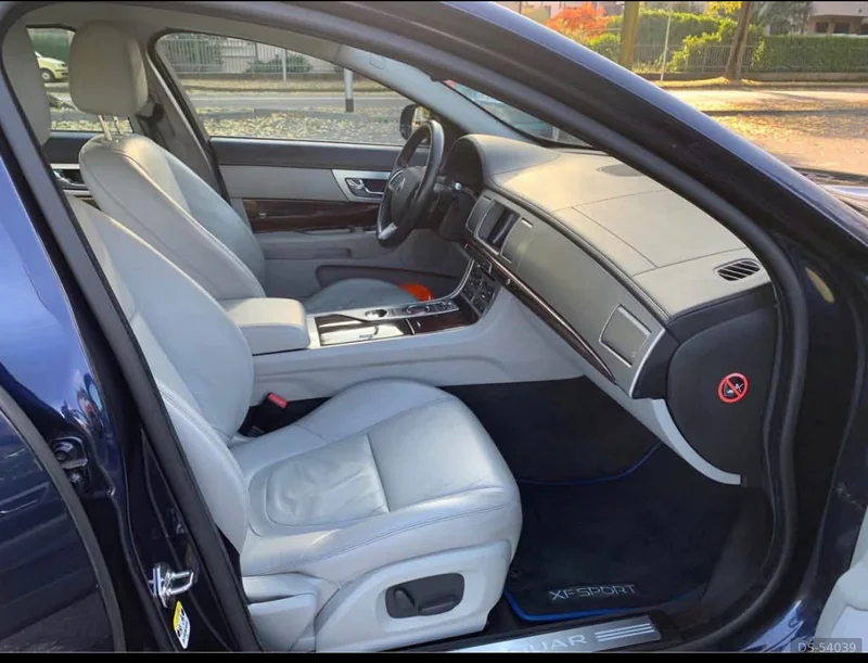 2016 Jaguar Xf 2.2d in Guidonia Montecelio 8