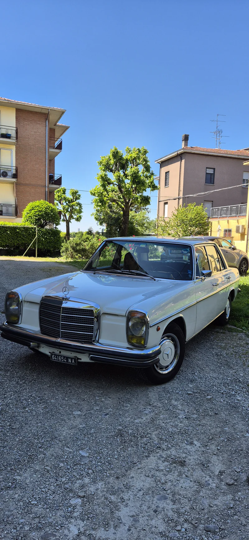 1970 Mercedes-Benz W114 250 Automatic in Modena 4