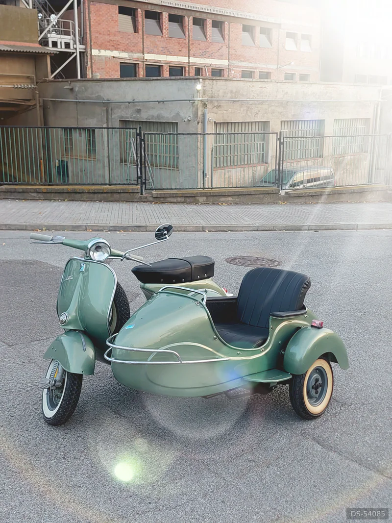 1961 Piaggio Vespa 150s Con Sidecar