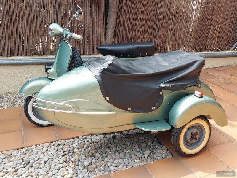 1961 Piaggio Vespa 150s Con Sidecar
