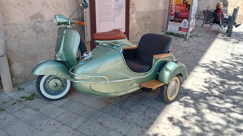 1961 Piaggio Vespa 150s Con Sidecar
