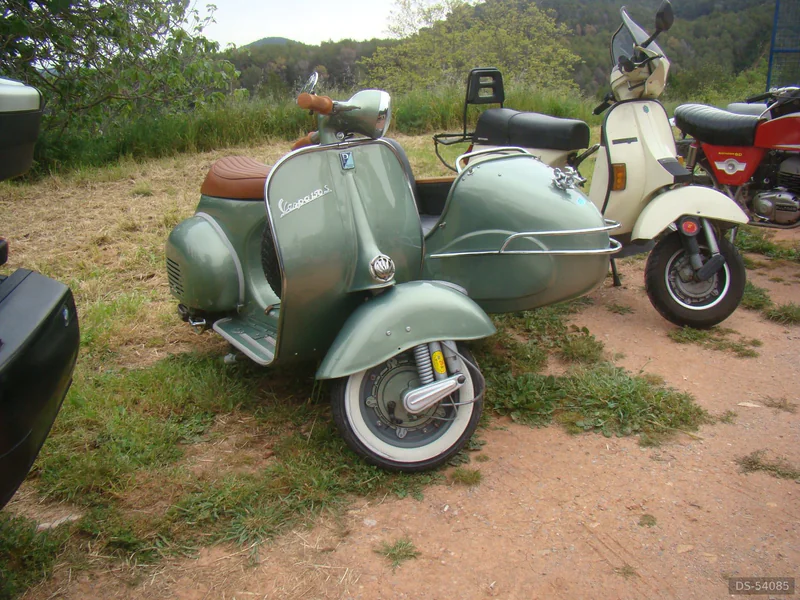 1961 Piaggio Vespa 150s Con Sidecar