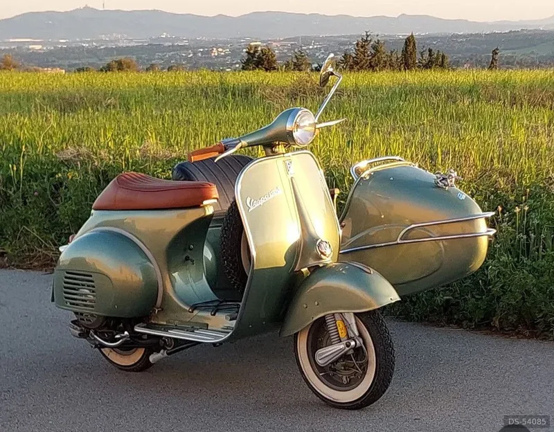 1961 Piaggio Vespa 150s Con Sidecar