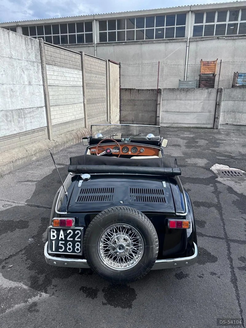 1964 Fiat 850 in Corsico 3