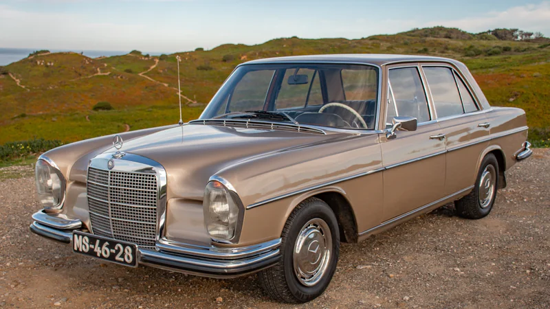 1972 Mercedes-Benz 280 SE in Odivelas 10