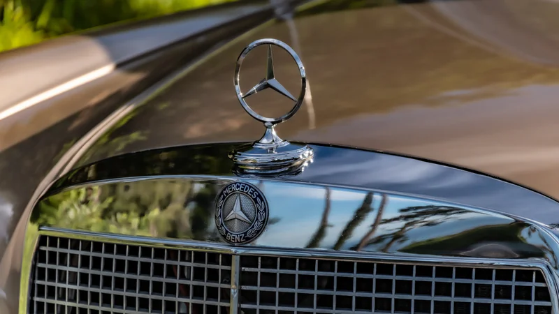 1972 Mercedes-Benz 280 SE in Odivelas 8