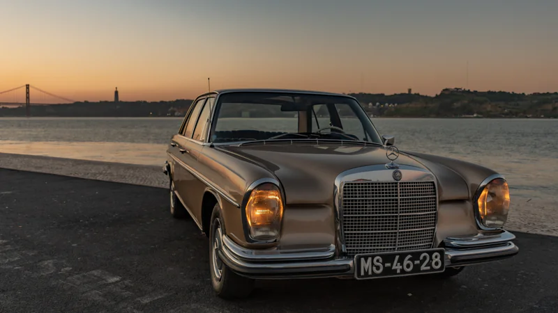 1972 Mercedes-Benz 280 SE in Odivelas 4