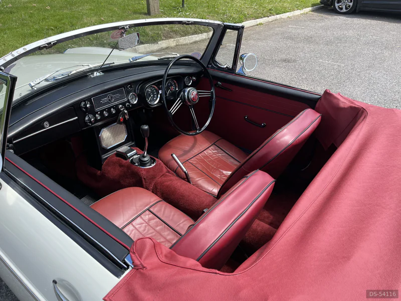 1964 MG B Mark 1 Pull Handle Roadster 1964 in South Croydon 5