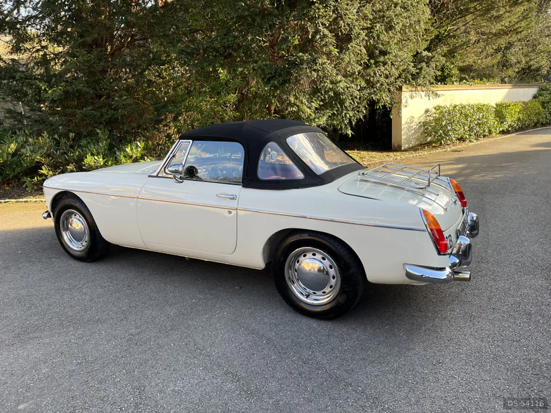 1964 MG B Mark 1 Pull Handle Roadster 1964 in South Croydon 4