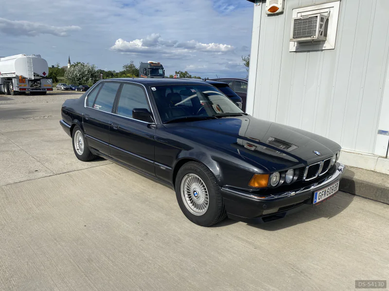 1992 BMW 750i E32 V12 in Auersthal 3