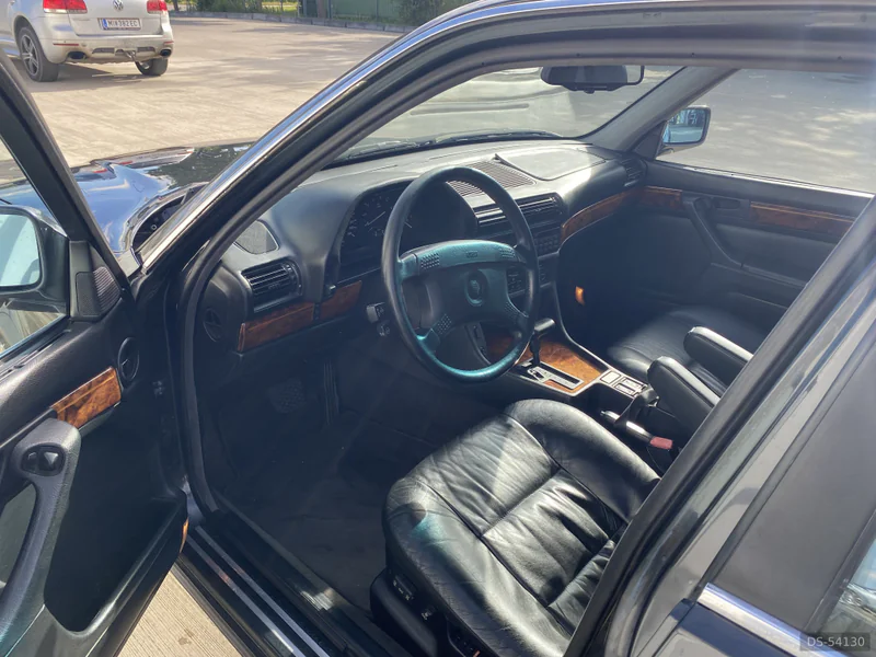 1992 BMW 750i E32 V12 in Auersthal 5