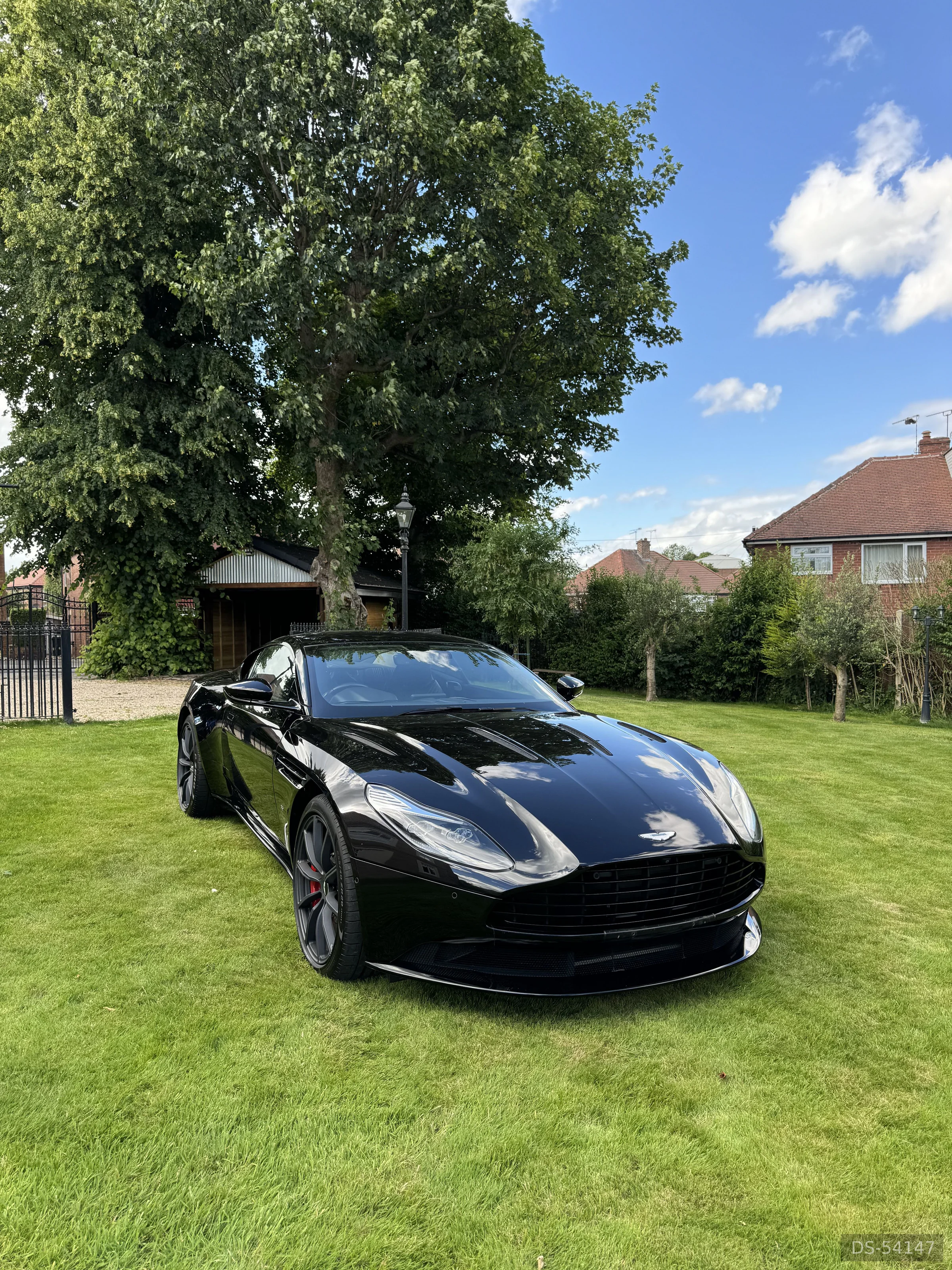 2019 Aston Martin Db11
