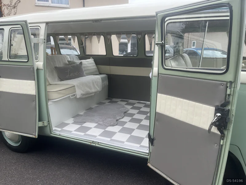 1967 Volkswagen T2 in Southam 6
