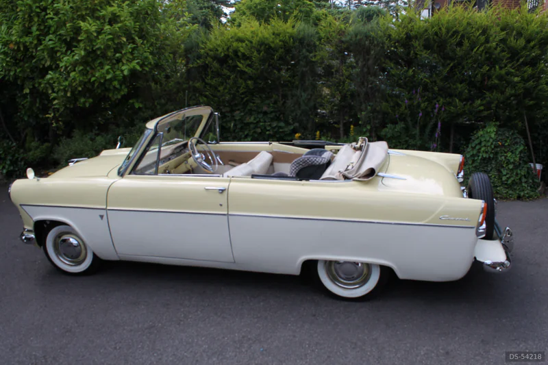 1961 Ford Consul 375 Convertible in Horsham 2