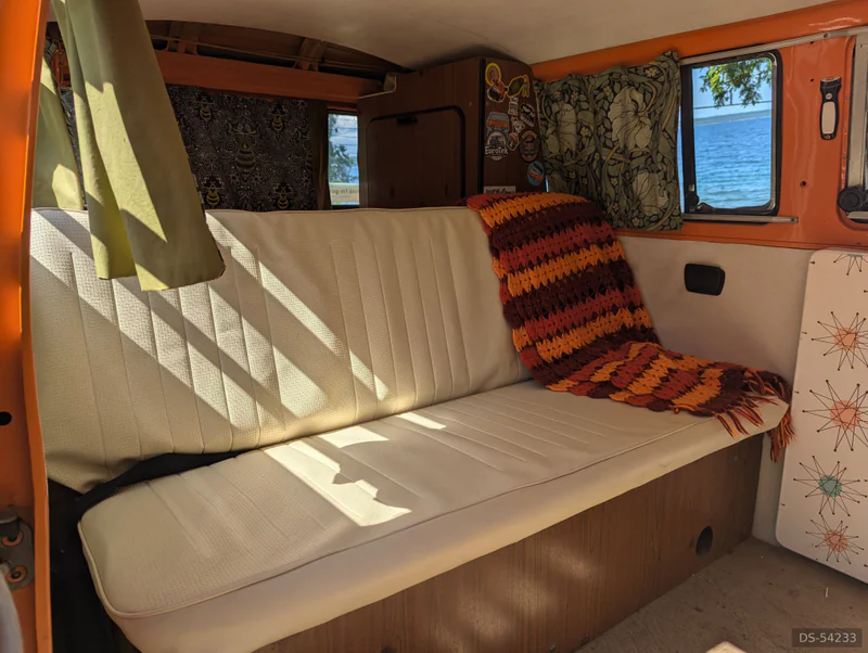 1972 Volkswagen T2 Van Campmibile in Ottawa, Ontario, Canada 7