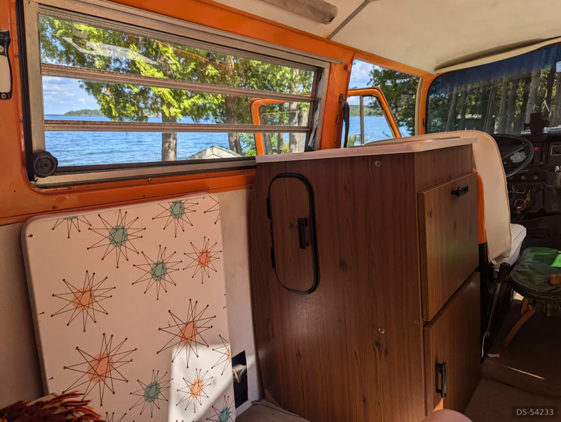 1972 Volkswagen T2 Van Campmibile in Ottawa, Ontario, Canada 8