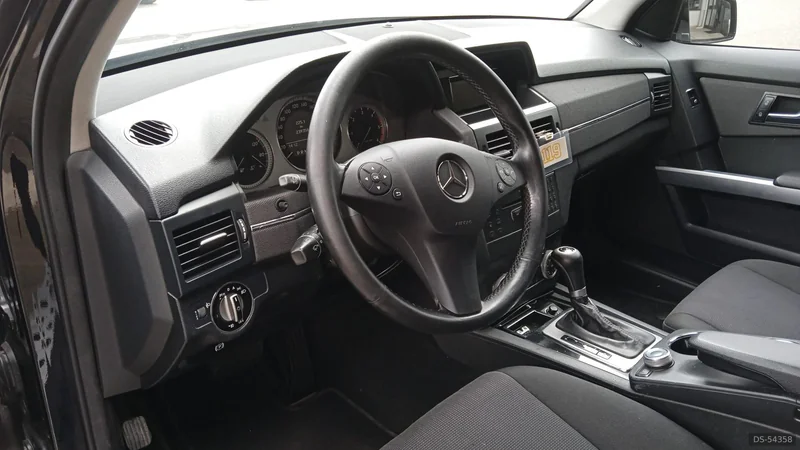 2010 Mercedes-Benz Glk in Aprilia 5