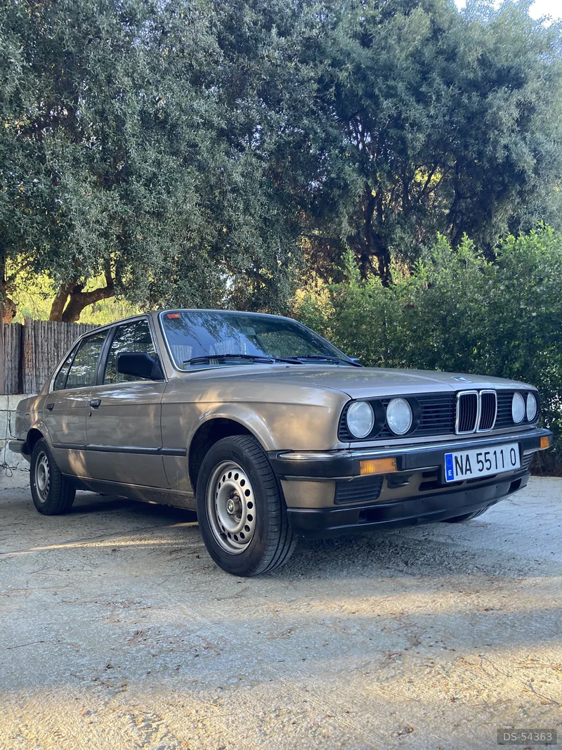 1984 BMW E30 in Sant Andreu De Llavaneres