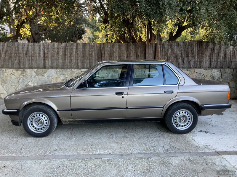 1984 BMW E30 in Sant Andreu De Llavaneres 5