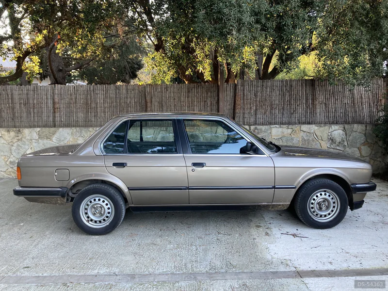 1984 BMW E30 in Sant Andreu De Llavaneres 6
