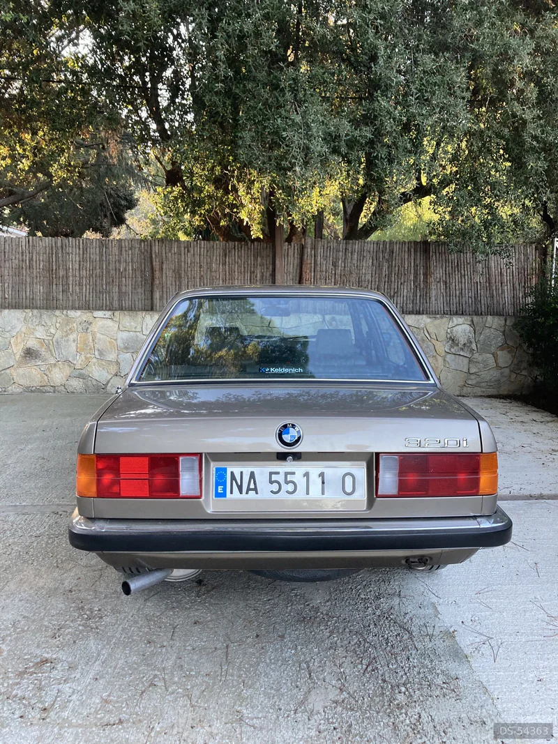 1984 BMW E30 in Sant Andreu De Llavaneres 7