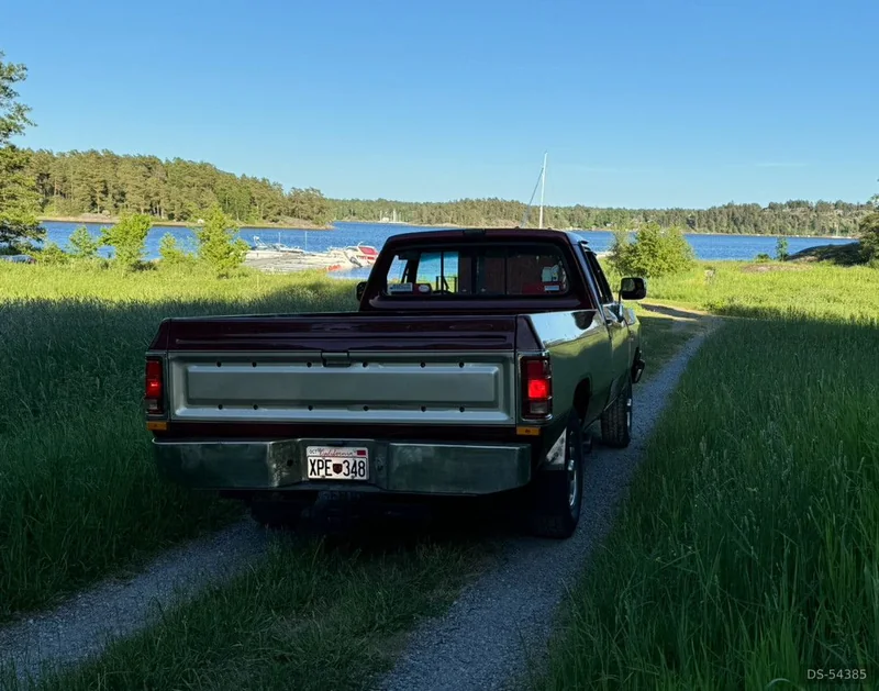 1992 Dodge Ram D250 in Värmdö 3
