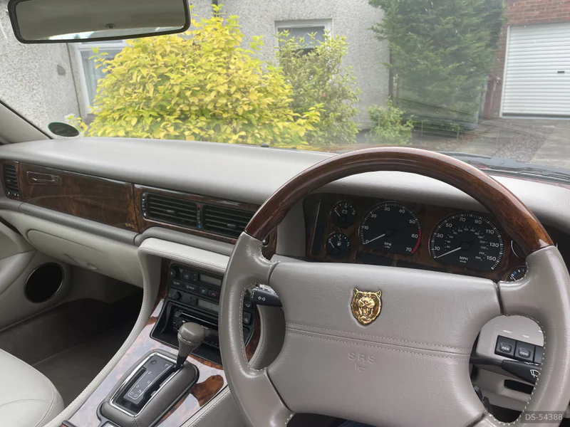 1995 Jaguar Xj6 in Glasgow 8