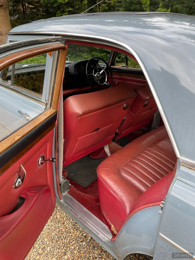 1964 Rover P5 in London 7