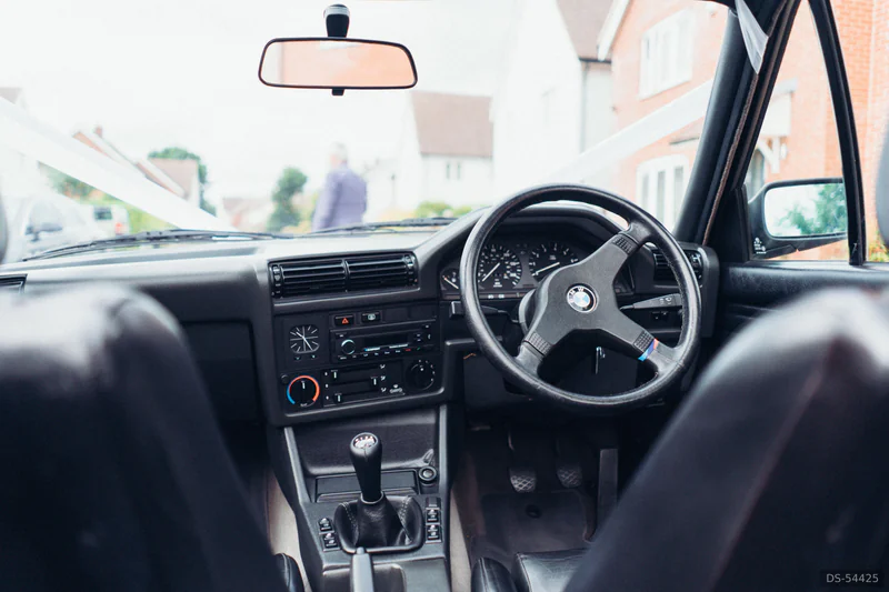 1990 BMW E30 in Northiam 4