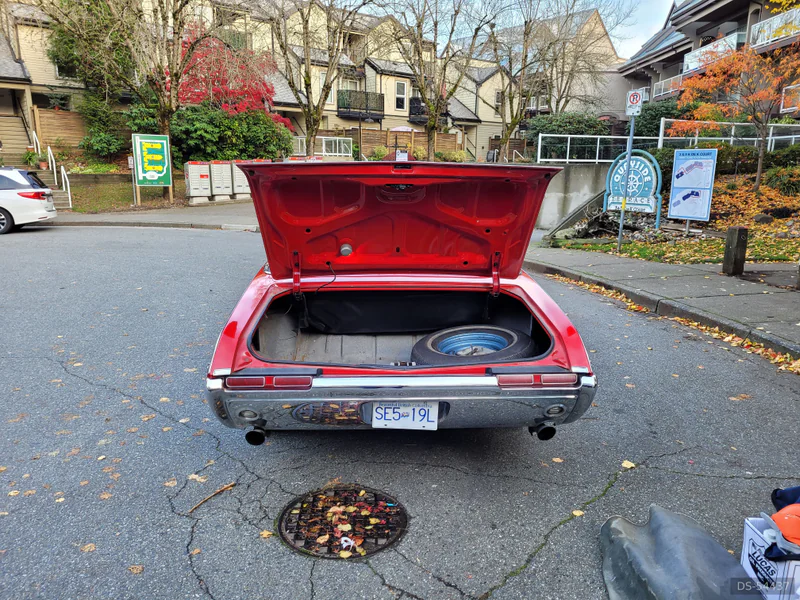 1968 Oldsmobile 442 in New Westminster 8