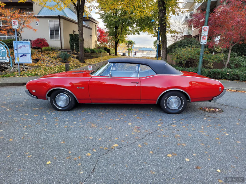 1968 Oldsmobile 442 in New Westminster 3