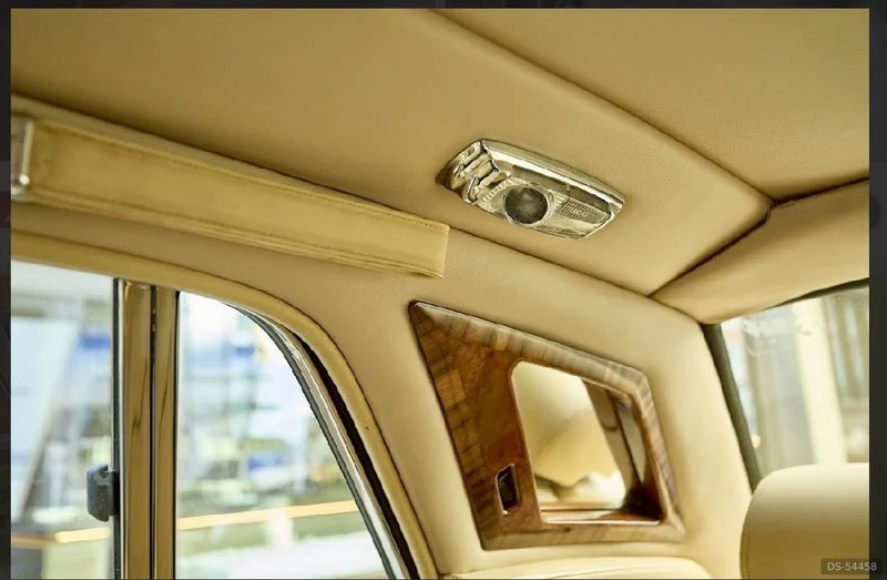 1987 Rolls-Royce Silver Sprit in London 5