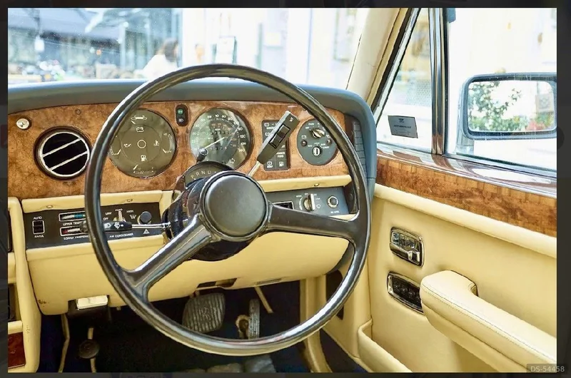 1987 Rolls-Royce Silver Sprit in London 6