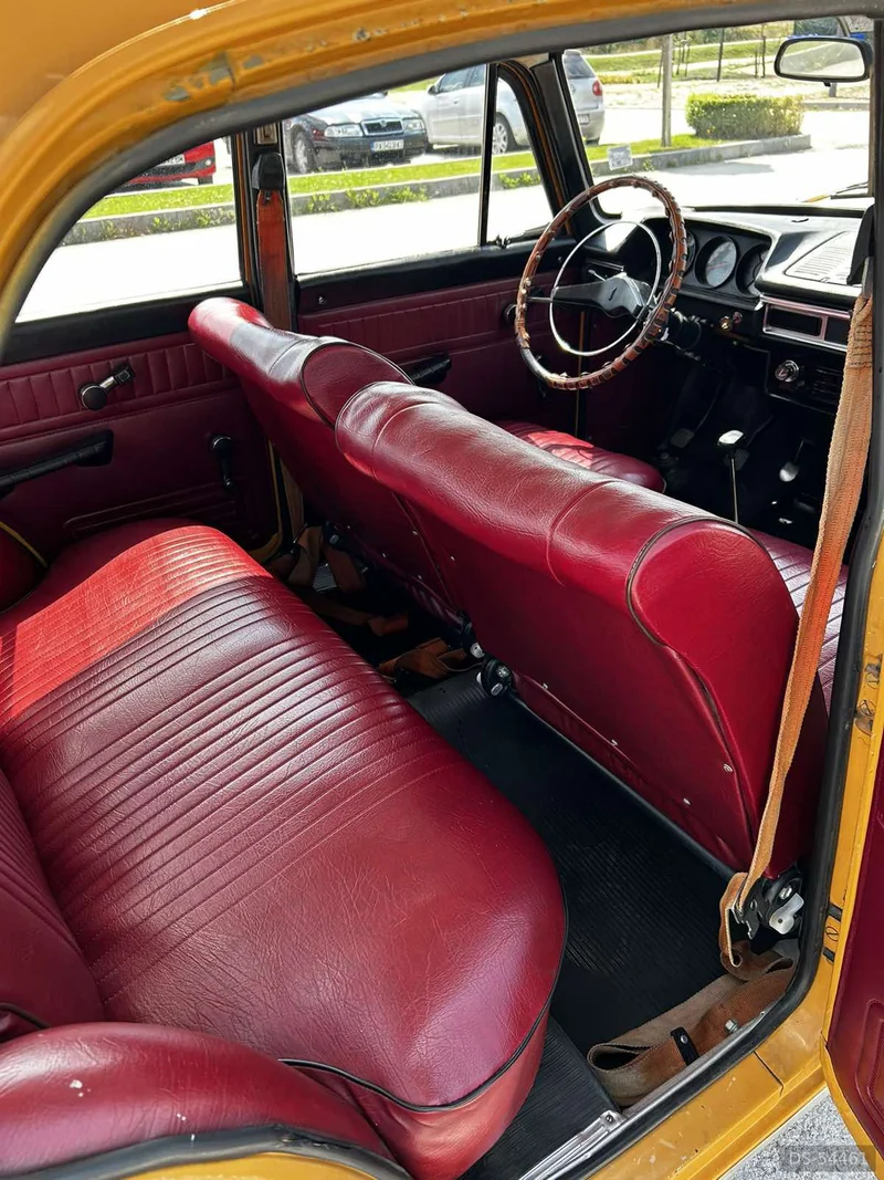 1975 Moskvich 412 in с. неофит рилски 5
