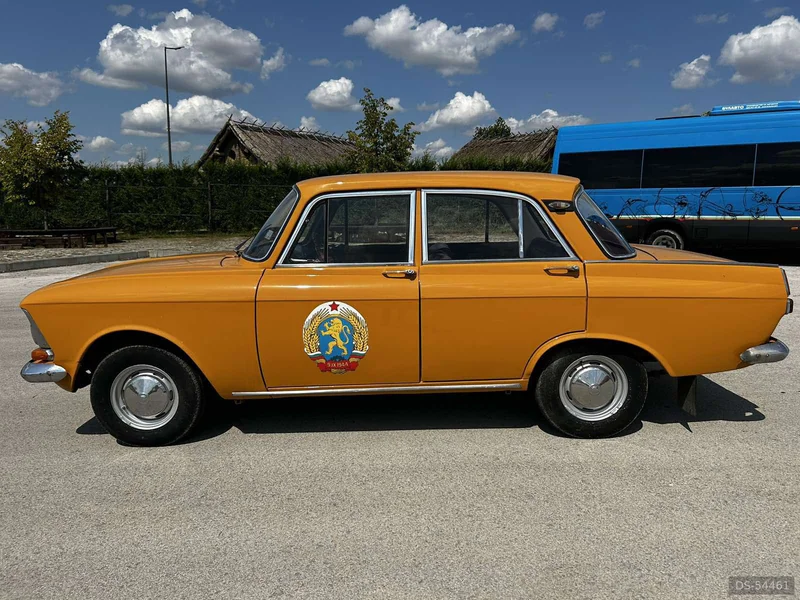 1975 Moskvich 412 in с. неофит рилски 7