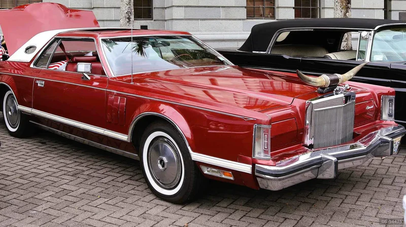 1977 Lincoln Continental in Auckland 4