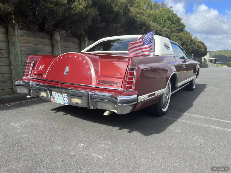1977 Lincoln Continental in Auckland 5