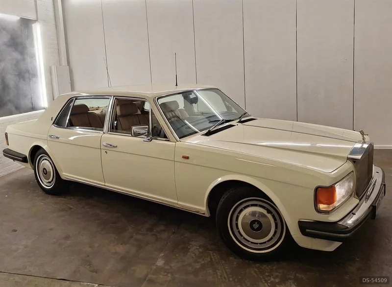 1994 Rolls-Royce Silver Spur III in Cirencester 7
