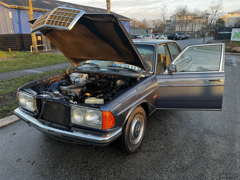 1985 Mercedes-Benz W123 280e in Greve 6