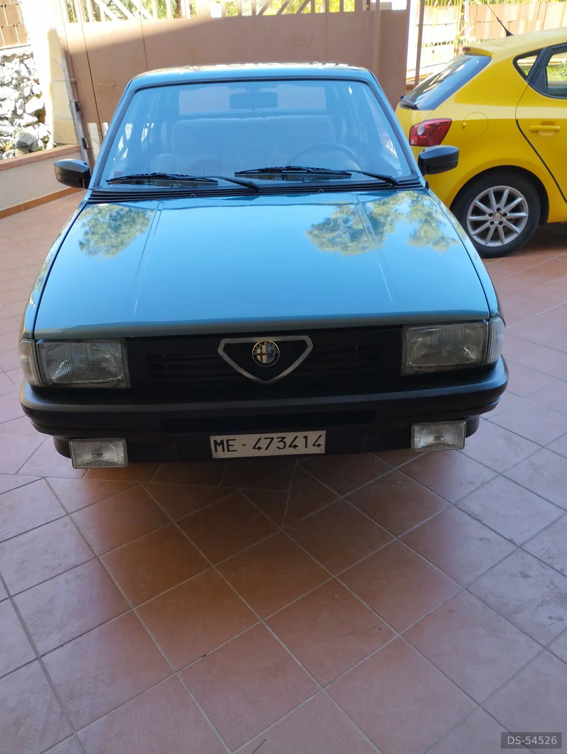 1988 Alfa Romeo 33 in Palermo 3