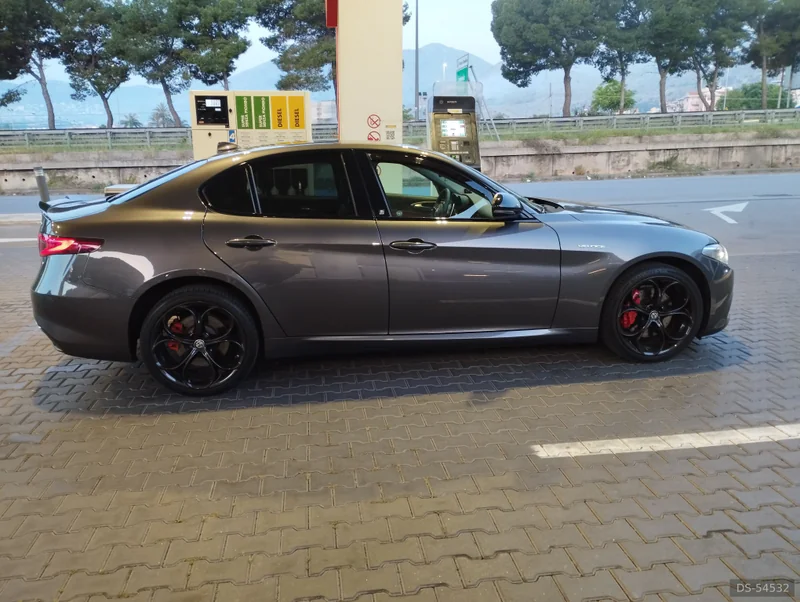 2018 Alfa Romeo Giulia in Altofonte 3