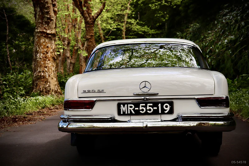 1965 Mercedes-Benz 220 Se Coupe in Ponta Delgada 6