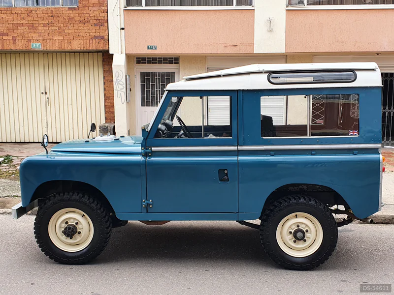 1968 Land Rover Series Defender in Bogotá 7