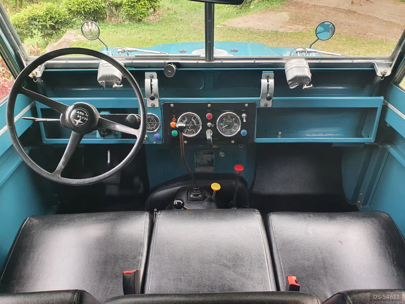1968 Land Rover Series Defender in Bogotá 10