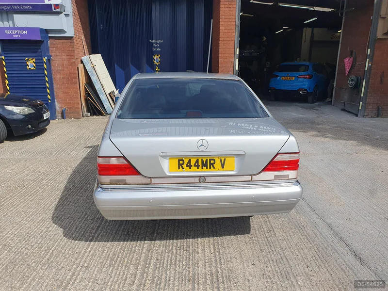 1994 Mercedes-Benz S320 in London 7
