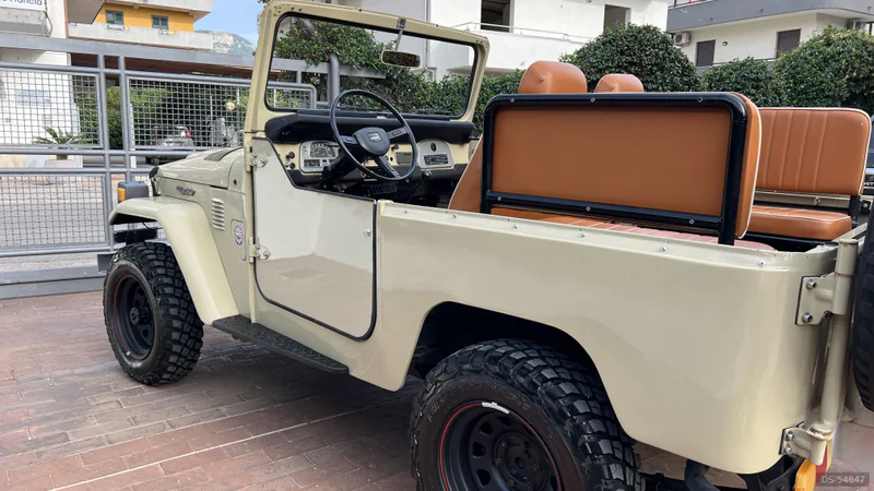 1984 Toyota Bj40 in Capaccio Paestum 9