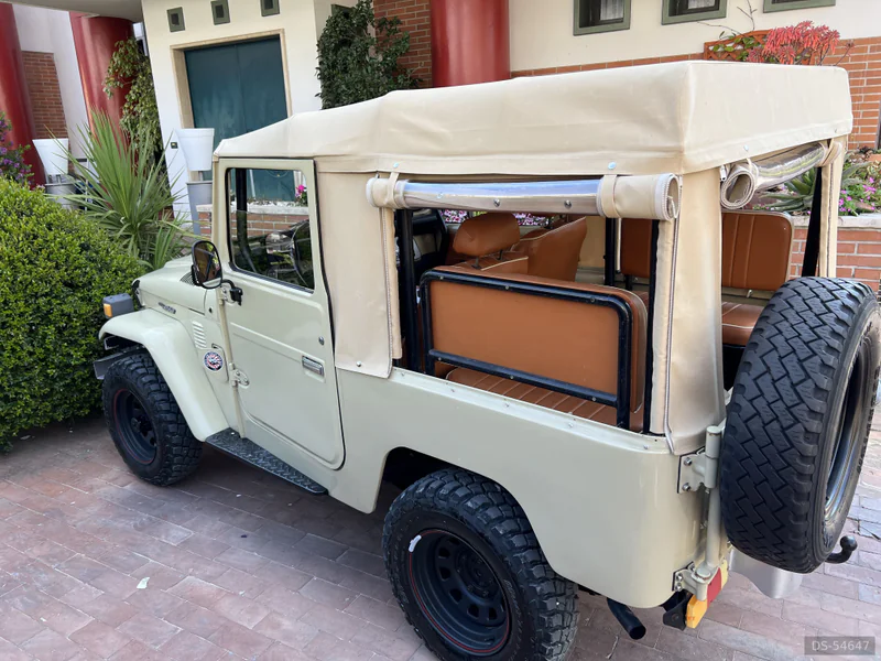 1984 Toyota Bj40 in Capaccio Paestum 14