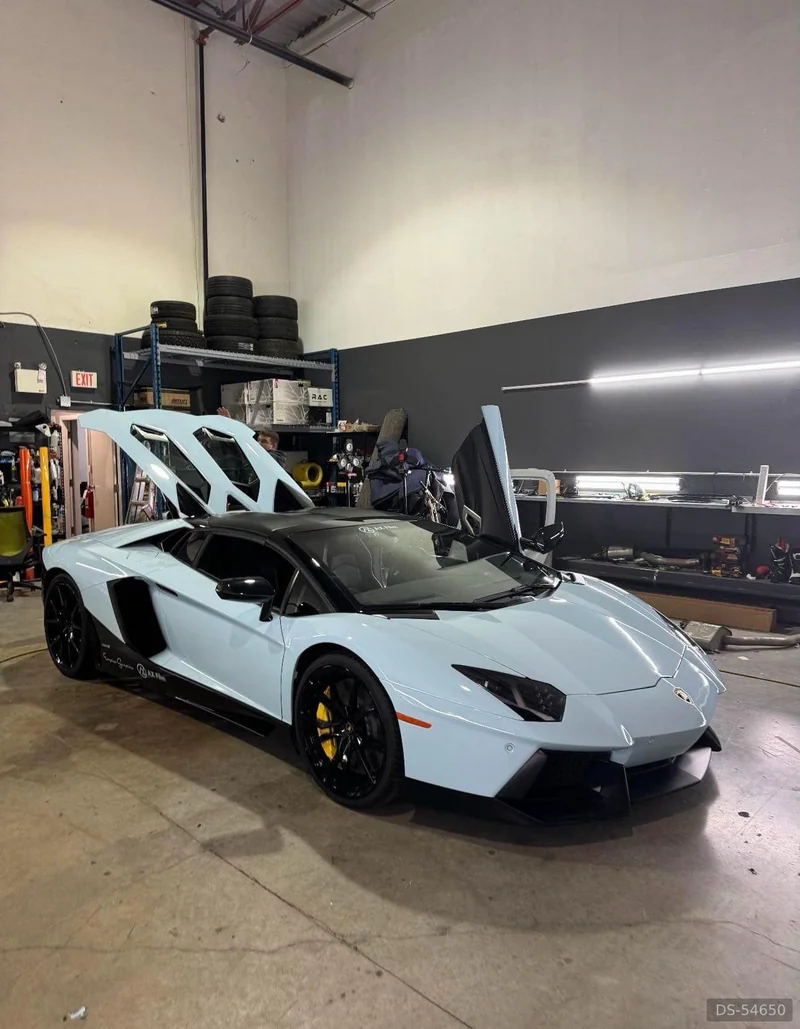 2015 Lamborghini Aventador Roadster in Vancouver 3