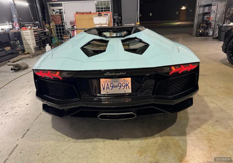 2015 Lamborghini Aventador Roadster in Vancouver 5